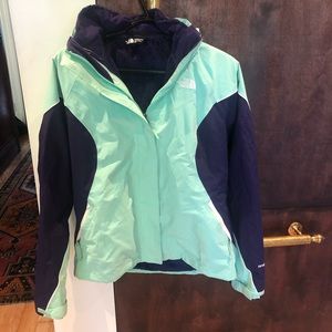 North face ski/snowboard jacket
